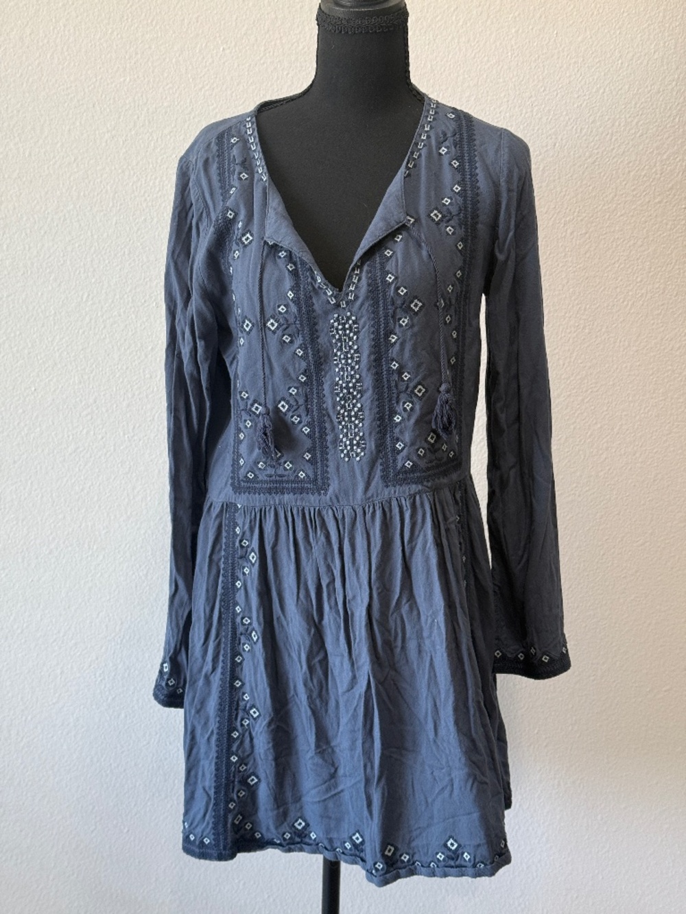 Gorgeous Australian designer Tigerlily dress in great condition
